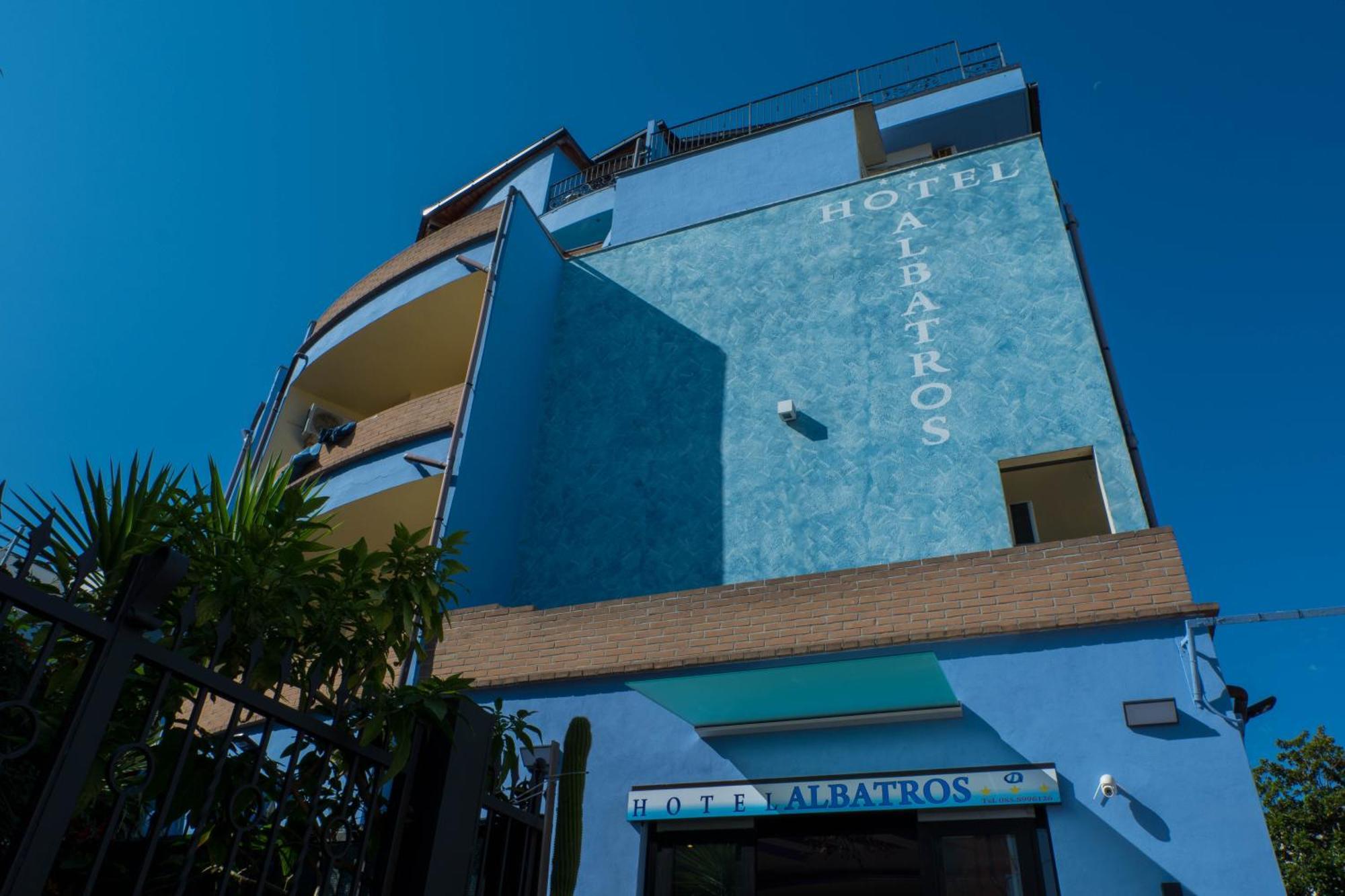 Hotel Albatros โรเซโต เดญา อาบรูซซี ภายนอก รูปภาพ